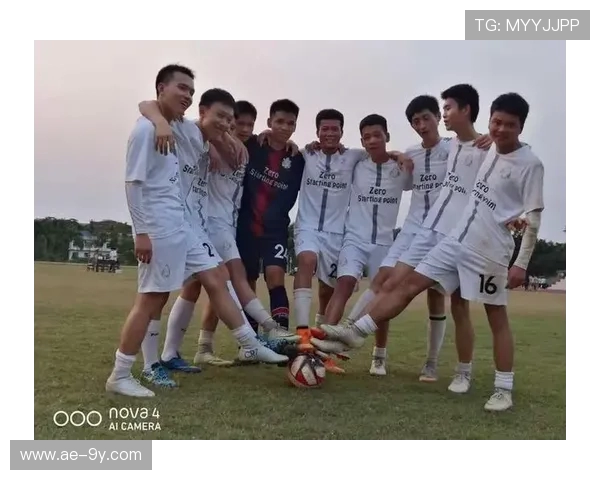 全面展现云峰足球运动员成长历程与竞技风采深度解读全面分析章节