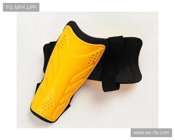 多色足球护腿板舒适防护体验全面提升运动表现的创新之选装备推荐